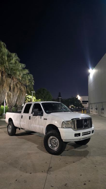 Lifted Ford F-250 Super Duty diesel truck tuned by Tune Guru